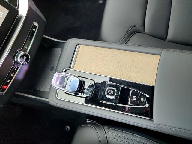 New 2026 Volvo XC90 B6 Plus w/ Protection Package AWD/4WD image 21