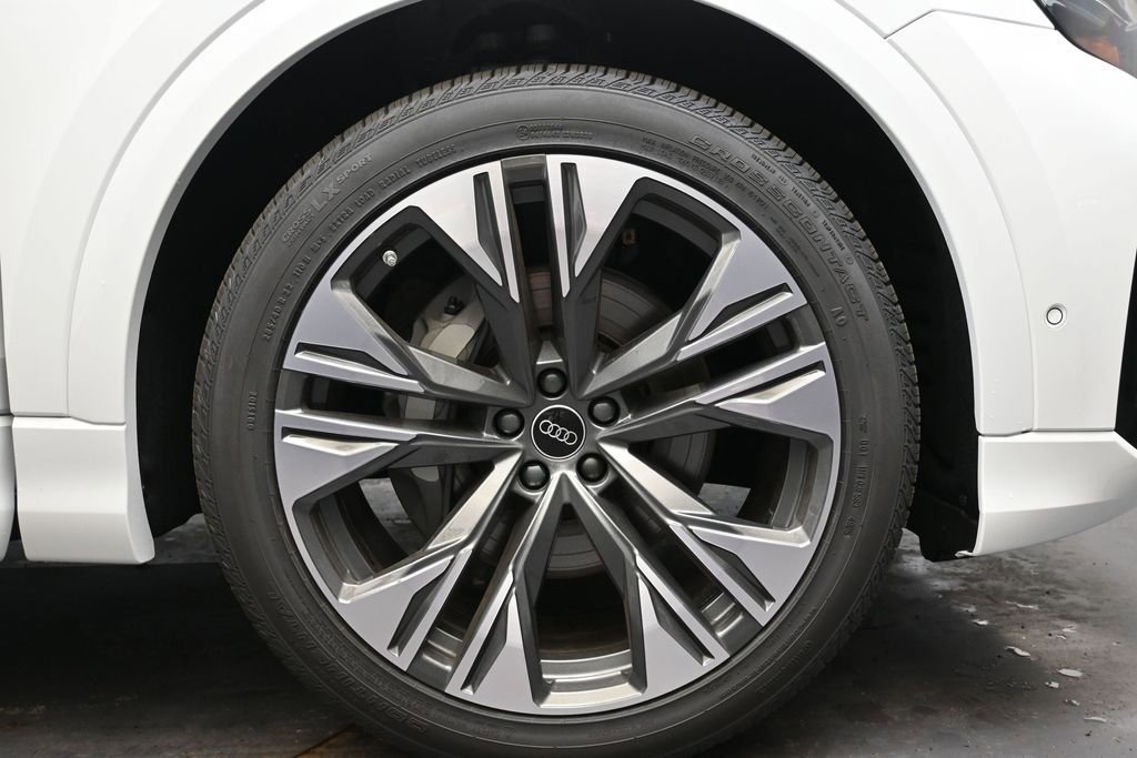 New 2026 Audi Q8 Premium Plus AWD/4WD image 10