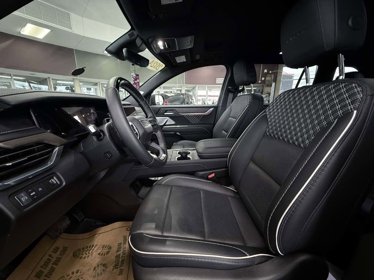 Used 2024 GMC Acadia Denali w/ Super Cruise Package FWD image 25
