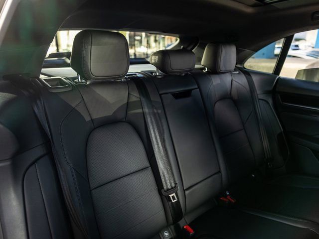 Certified 2025 Porsche Macan Electric image 34