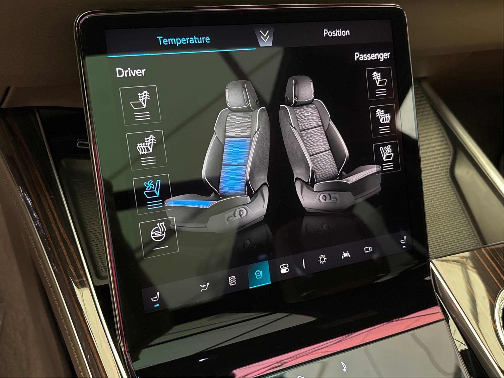 New 2025 Cadillac Escalade ESV Premium Luxury image 33