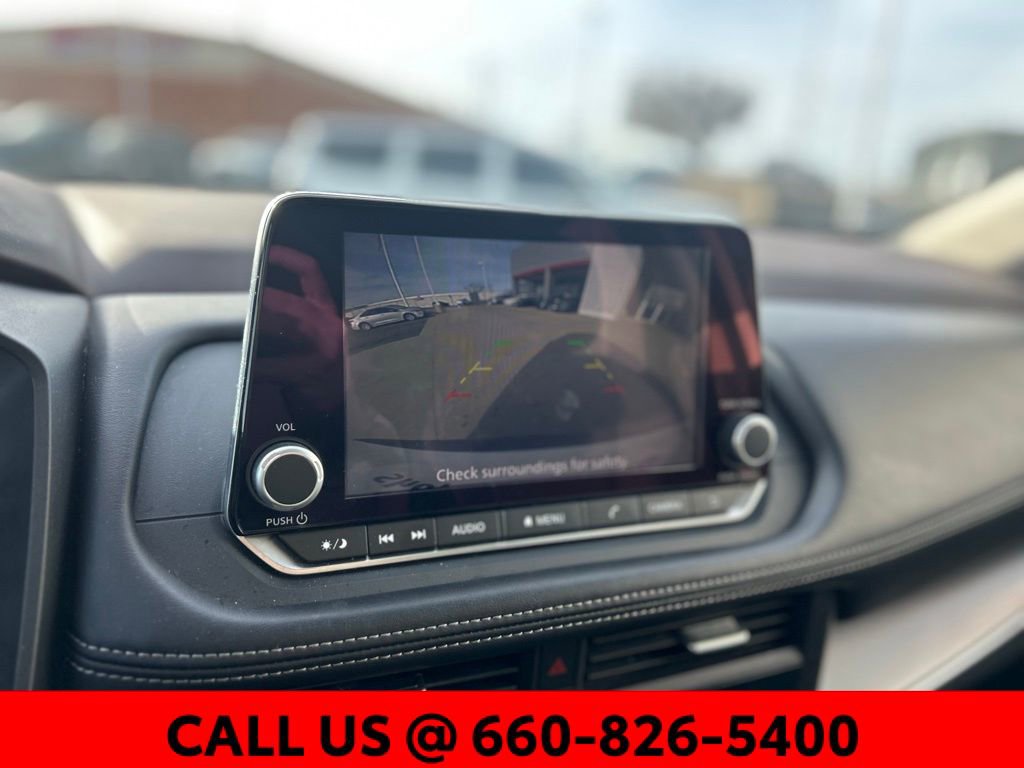 Used 2023 Nissan Rogue SV image 16