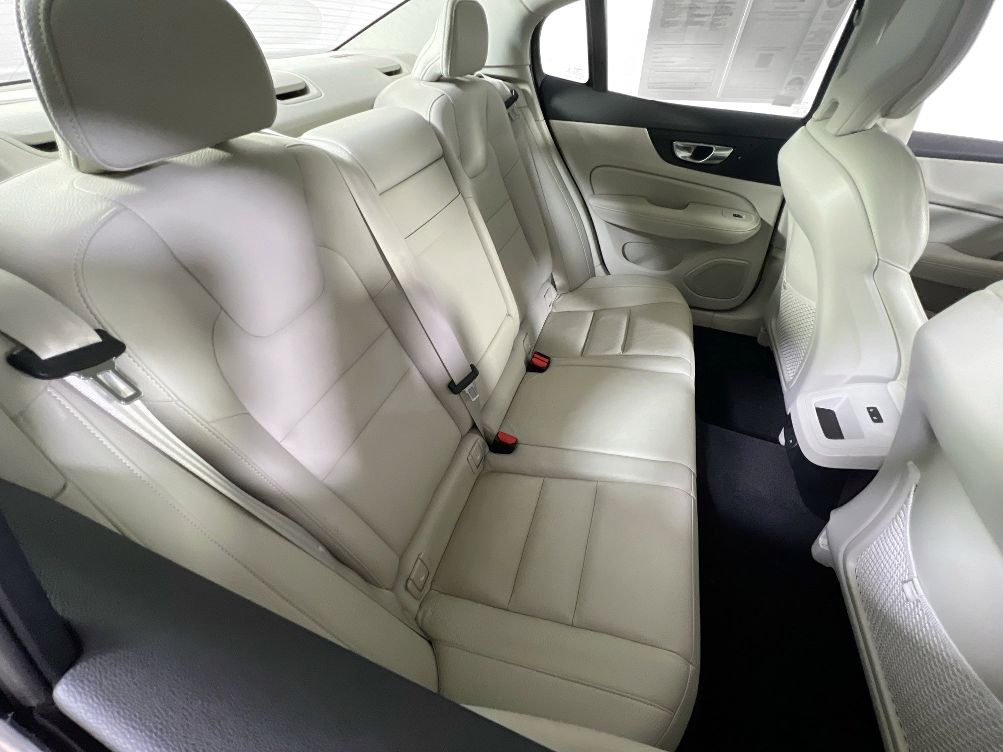 Used 2023 Volvo S60 B5 Core w/ Climate Package image 27