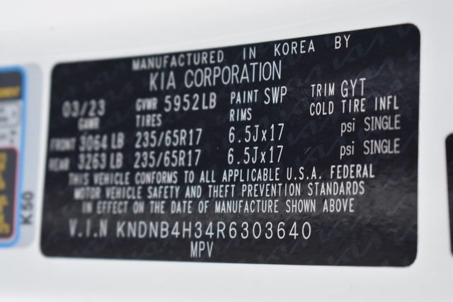 Used 2024 Kia Carnival LX FWD image 35