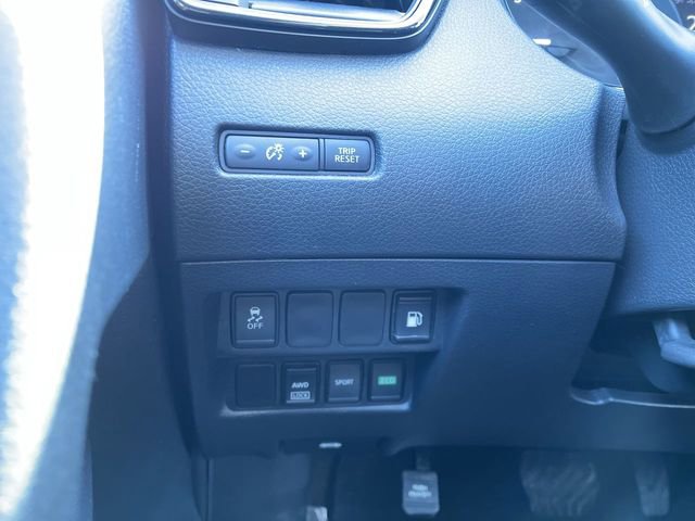 Used 2018 Nissan Rogue S image 17