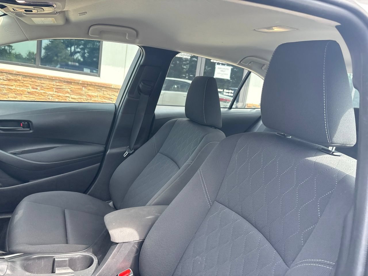 Used 2025 Toyota Corolla LE FWD image 3