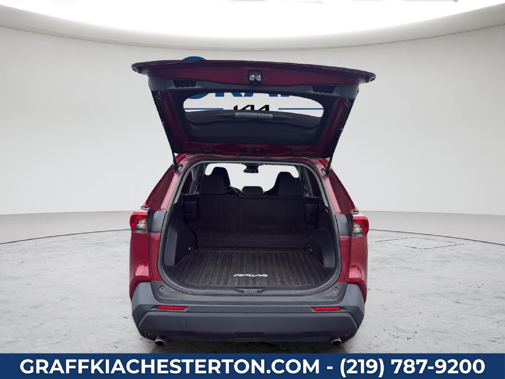 Used 2021 Toyota RAV4 LE AWD/4WD image 25