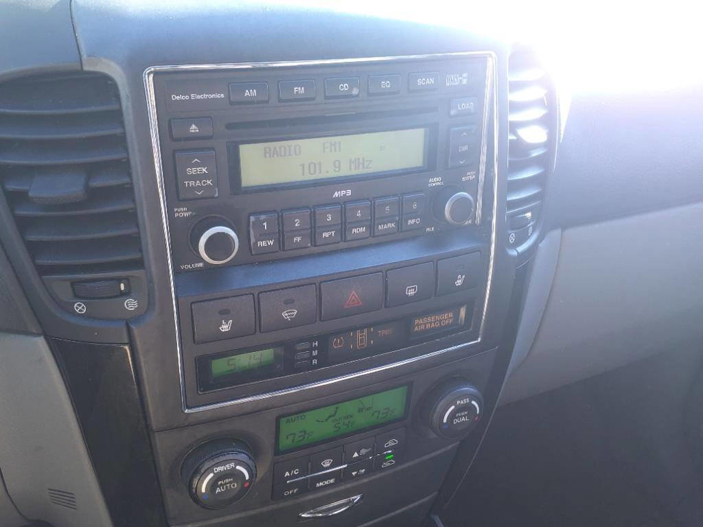 Used 2007 Kia Sorento EX w/ Luxury Pkg image 16