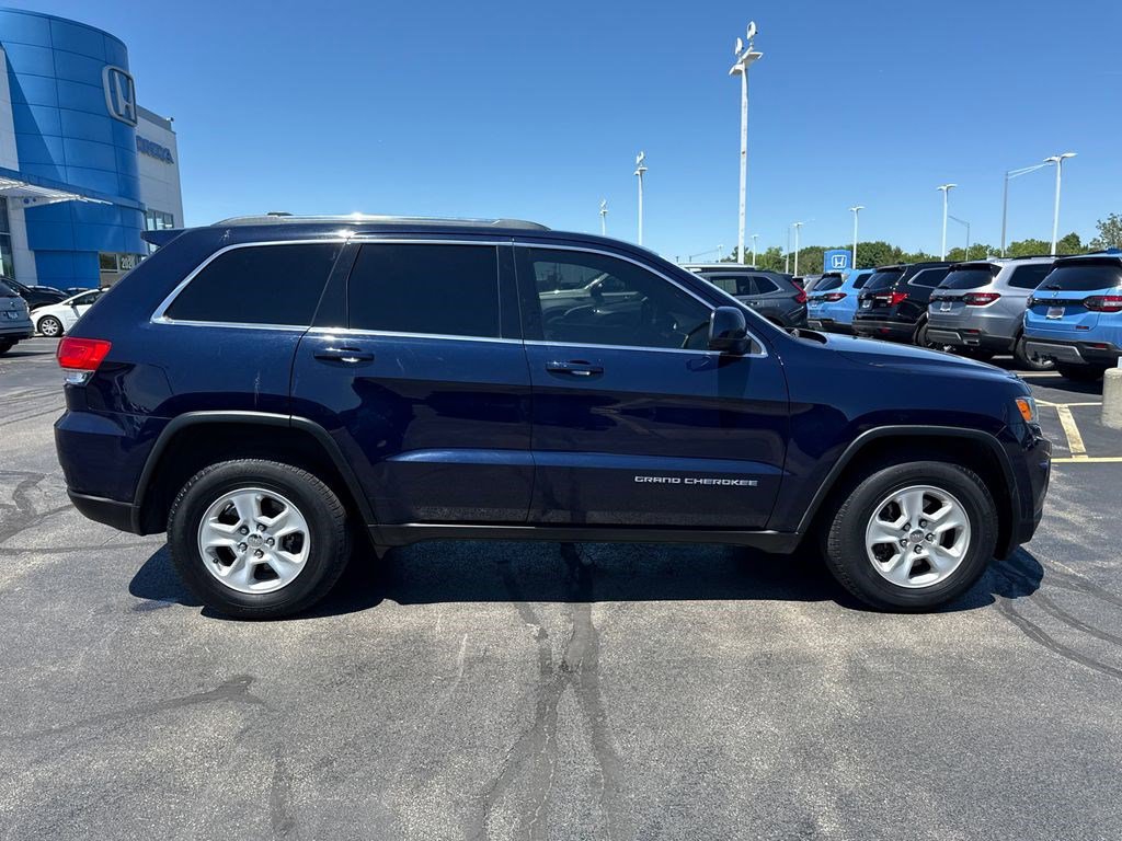 Used 2015 Jeep Grand Cherokee Laredo w/ Quick Order Package 23E AWD/4WD image 12