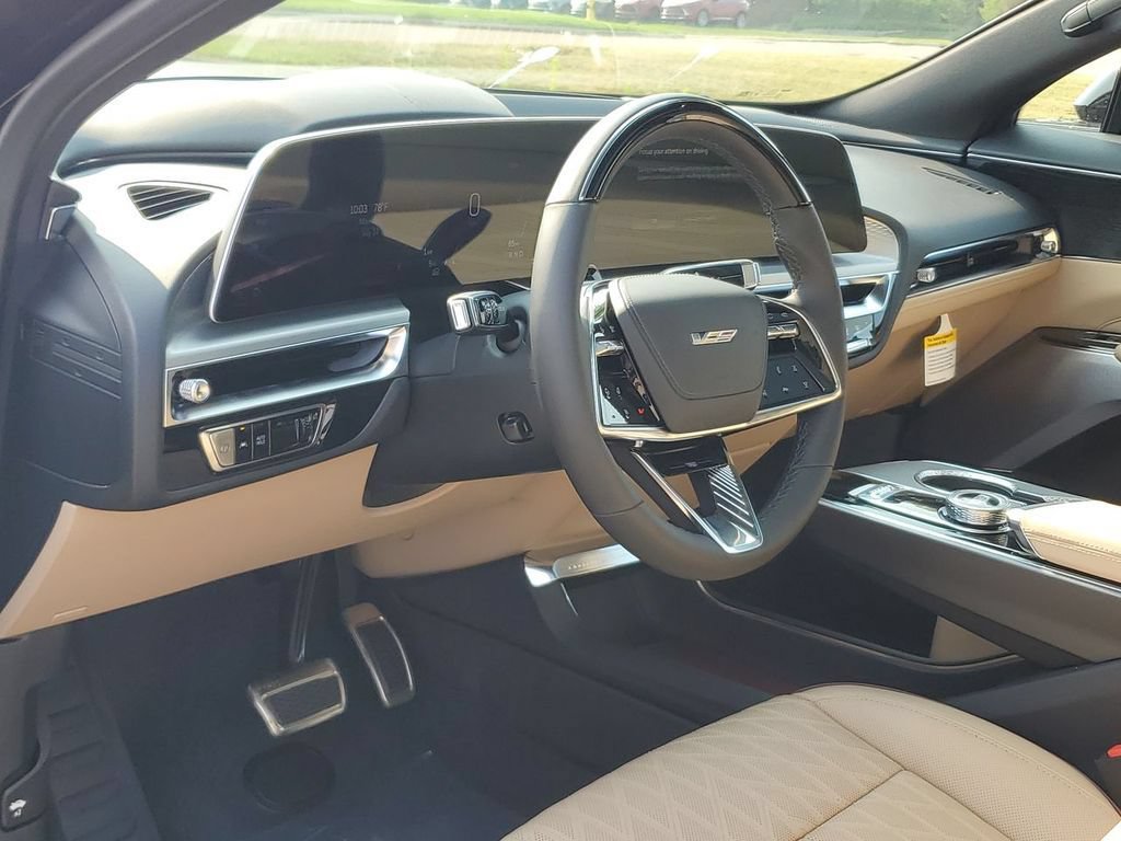 New 2026 Cadillac Lyriq V w/ Exterior Carbon Fiber Package AWD/4WD image 11