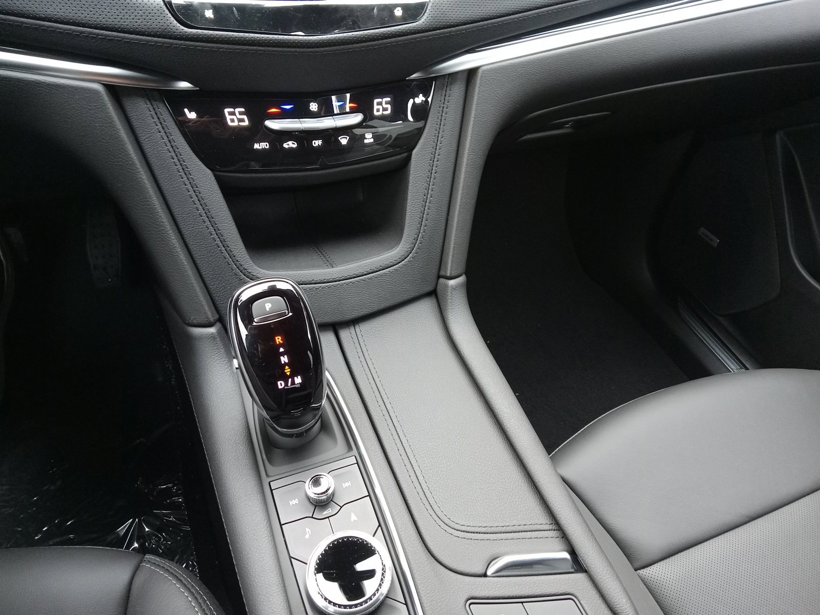 New 2026 Cadillac XT5 Premium Luxury AWD/4WD image 17
