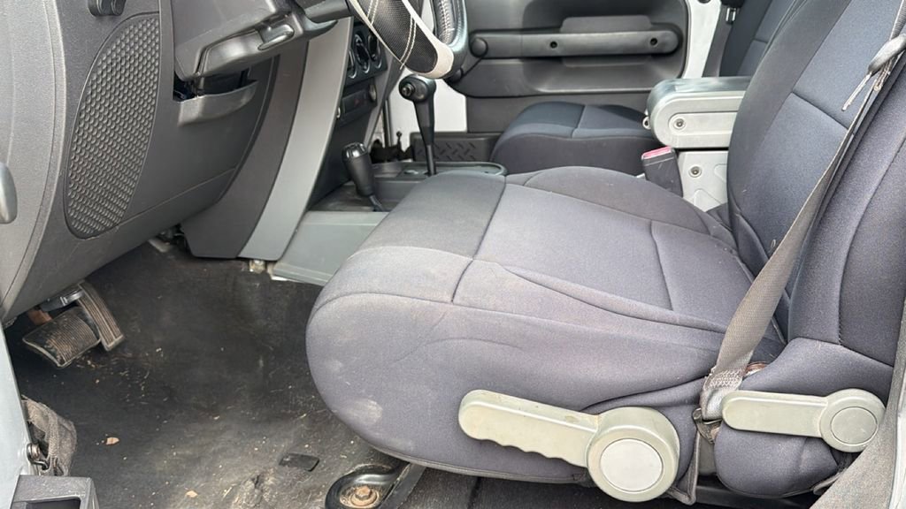 Used 2008 Jeep Wrangler X image 12