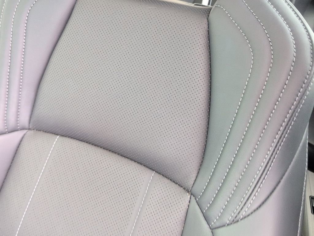 Used 2024 Toyota Venza Limited image 17