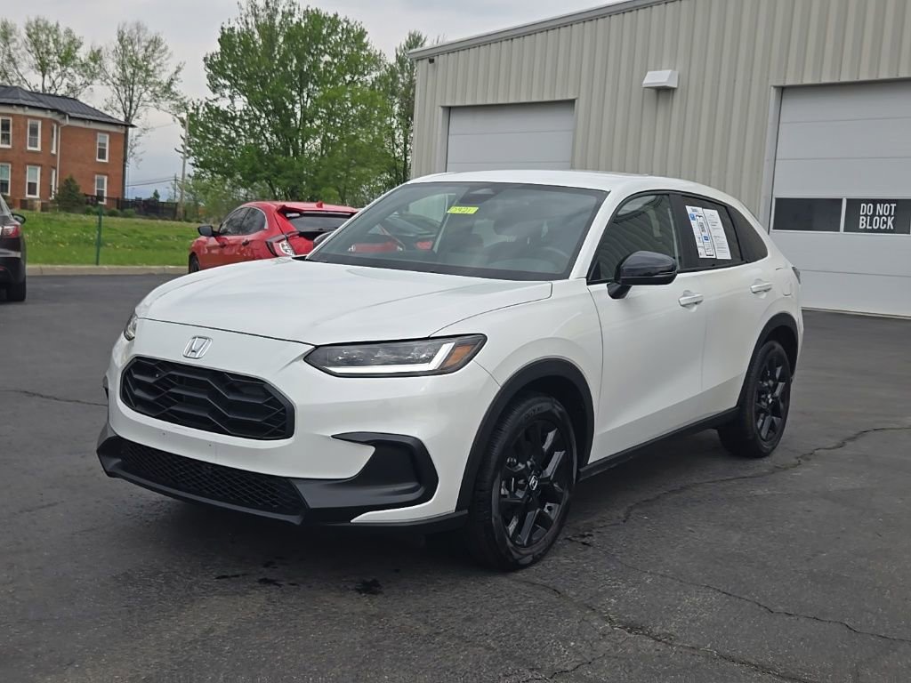 Certified 2025 Honda HR-V Sport image 3