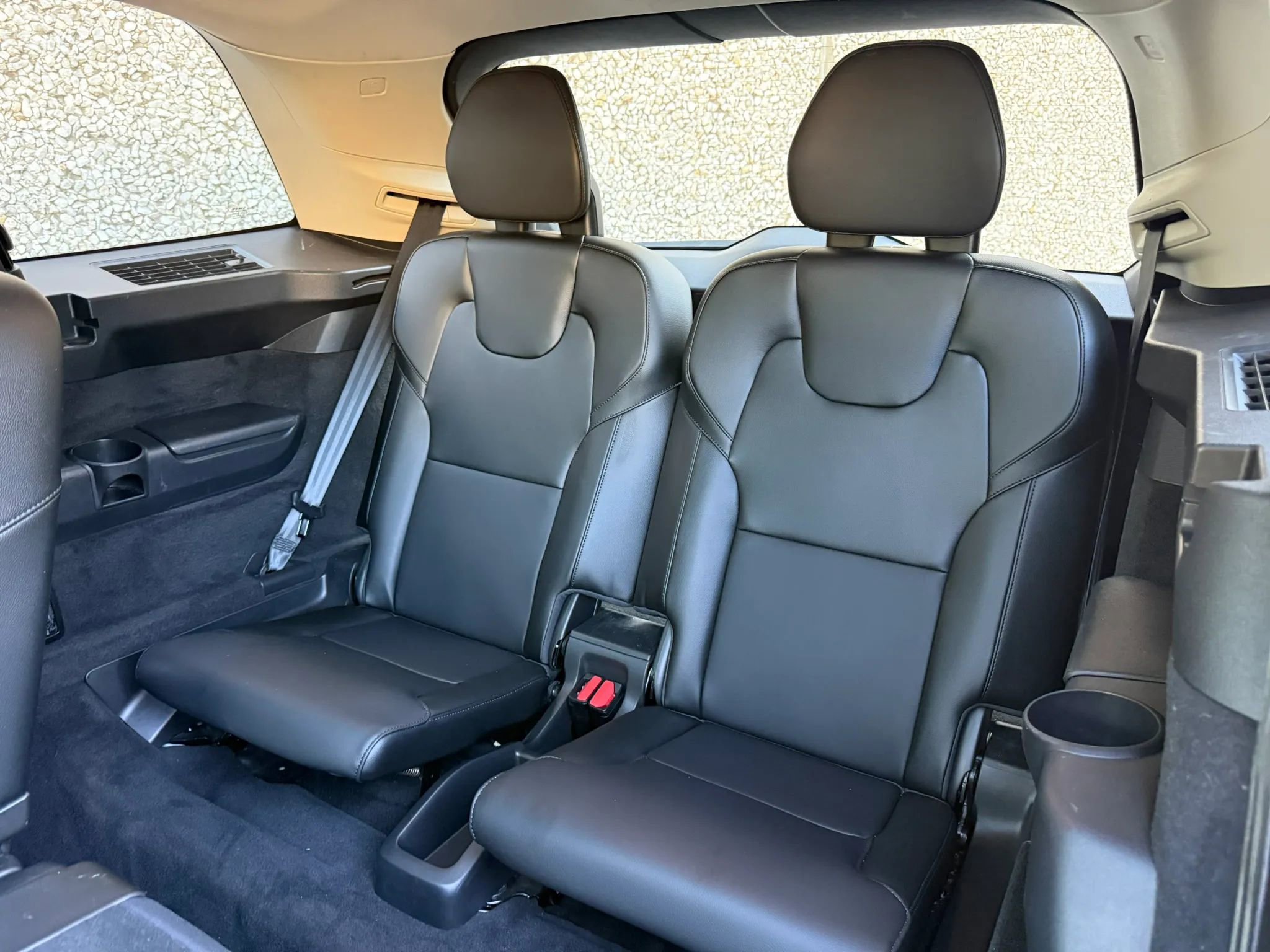 Used 2021 Volvo XC90 T5 Momentum w/ Climate Package FWD image 13