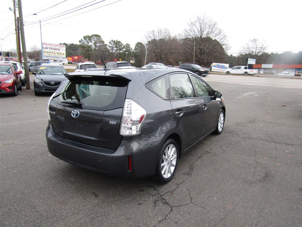 Used 2012 Toyota Prius V image 8