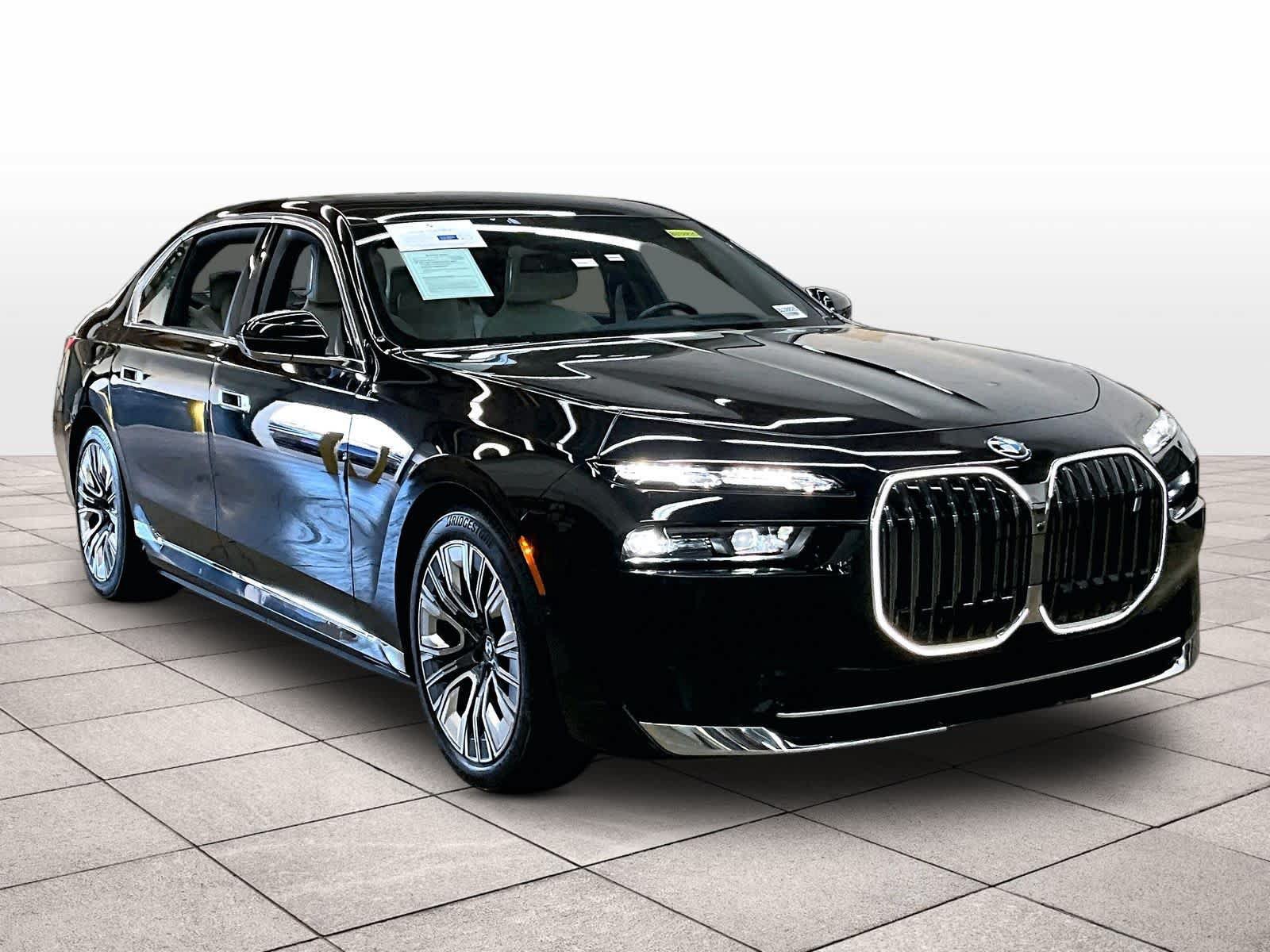 Used 2024 BMW i7 xDrive60 w/ Executive Package AWD/4WD image 2
