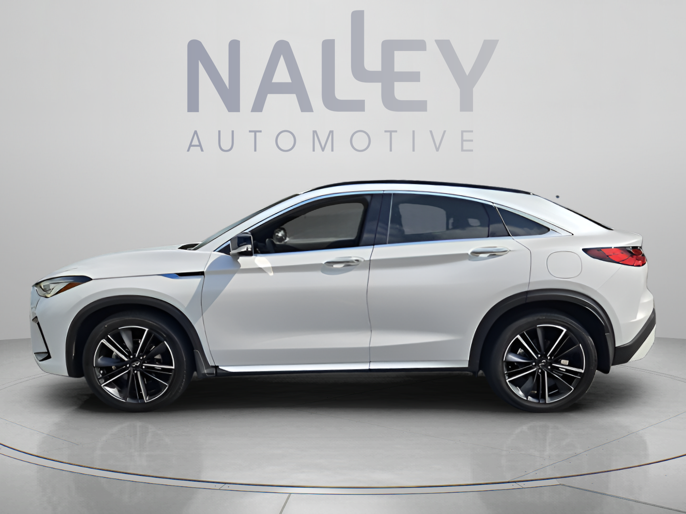 Used 2023 INFINITI QX55 Luxe w/ Cargo Package AWD/4WD image 2
