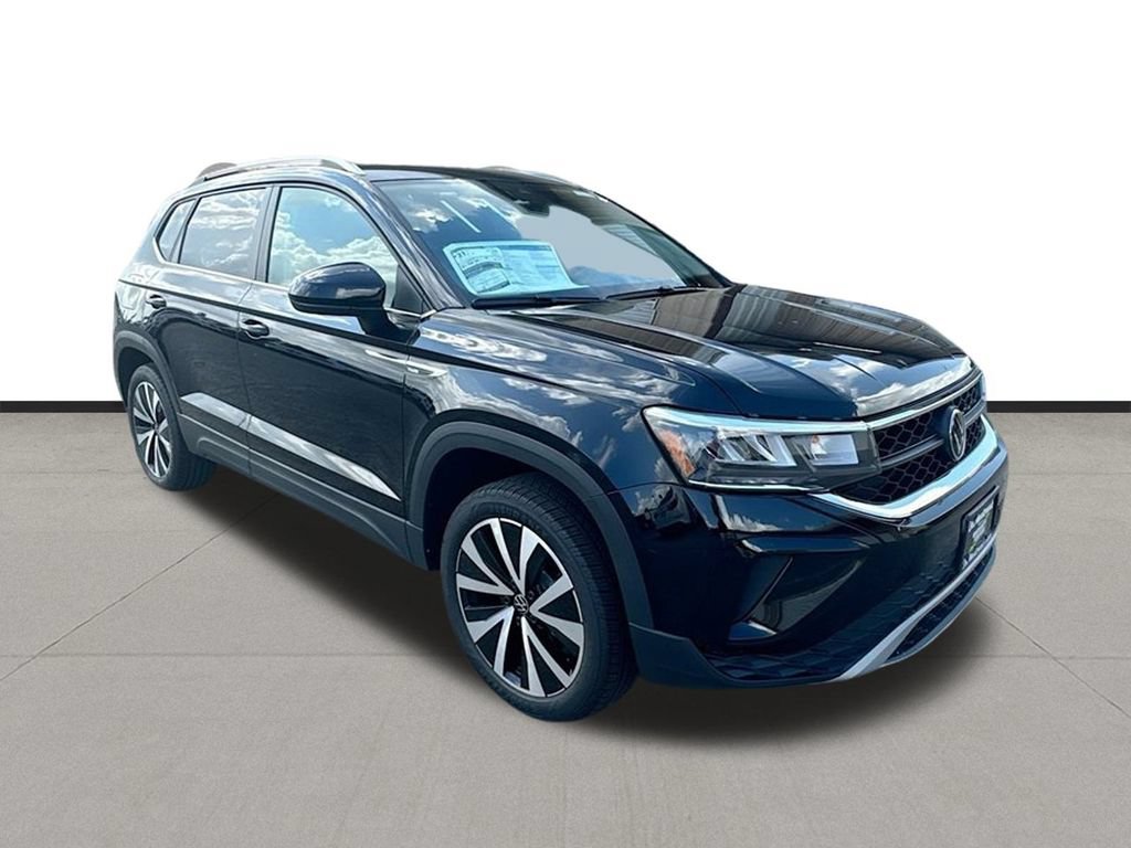 Used 2024 Volkswagen Taos SE FWD image 2