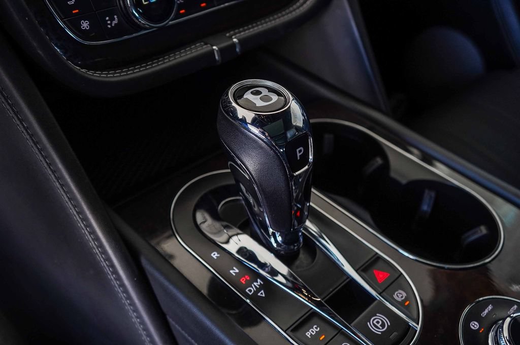 Used 2019 Bentley Bentayga AWD/4WD image 20