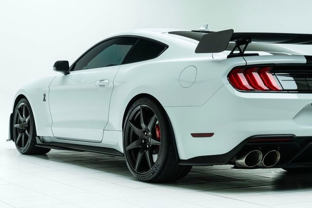 Used 2021 Ford Mustang Shelby GT500 w/ Carbon Fiber Track Pack image 21