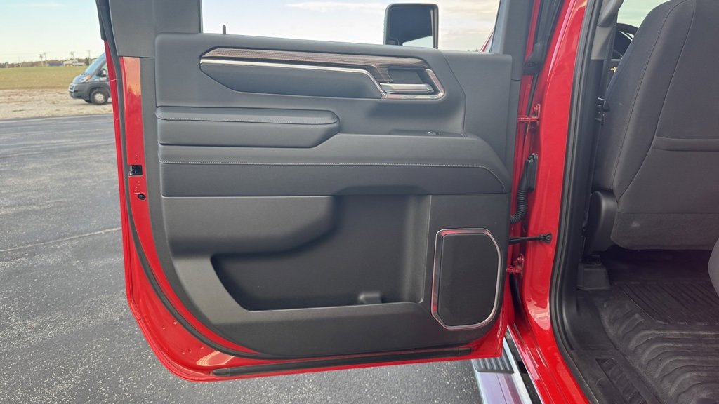 Used 2024 Chevrolet Silverado 2500 LT w/ Convenience Package image 16