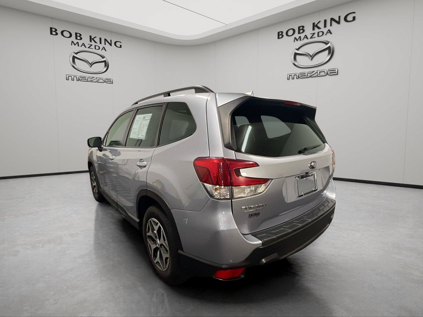 Used 2020 Subaru Forester Premium w/ Popular Package #1 AWD/4WD image 3