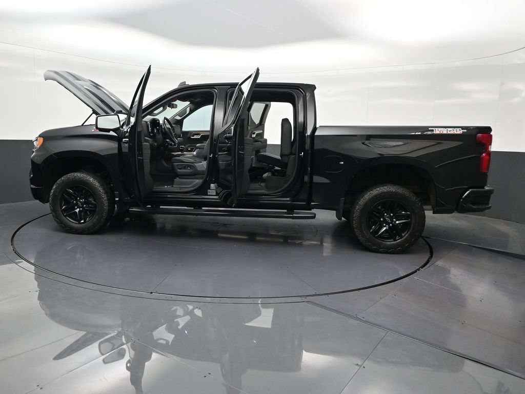 Used 2023 Chevrolet Silverado 1500 LT Trail Boss w/ LT Trail Boss Premium Package AWD/4WD image 39