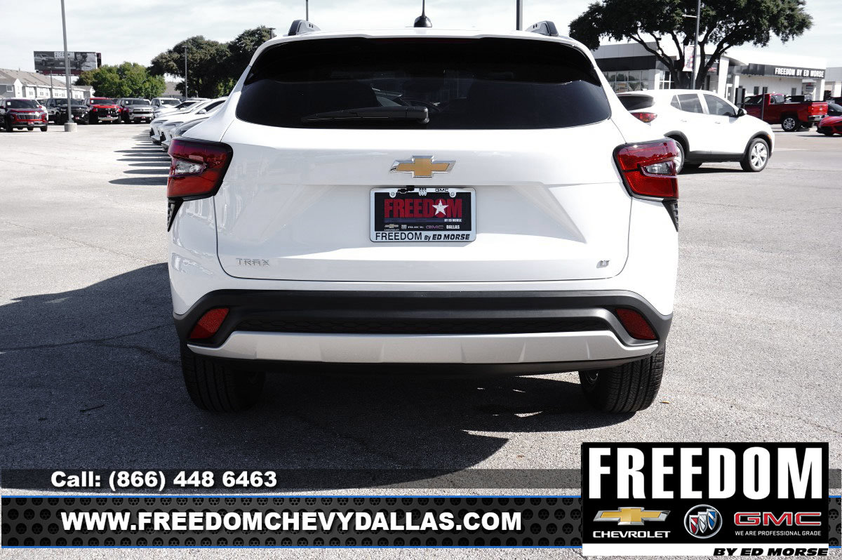 New 2026 Chevrolet Trax LT w/ LT Convenience Package FWD image 6