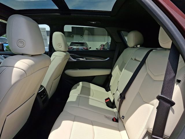 Used 2023 Cadillac XT5 Sportv w/ Technology Package AWD/4WD image 10