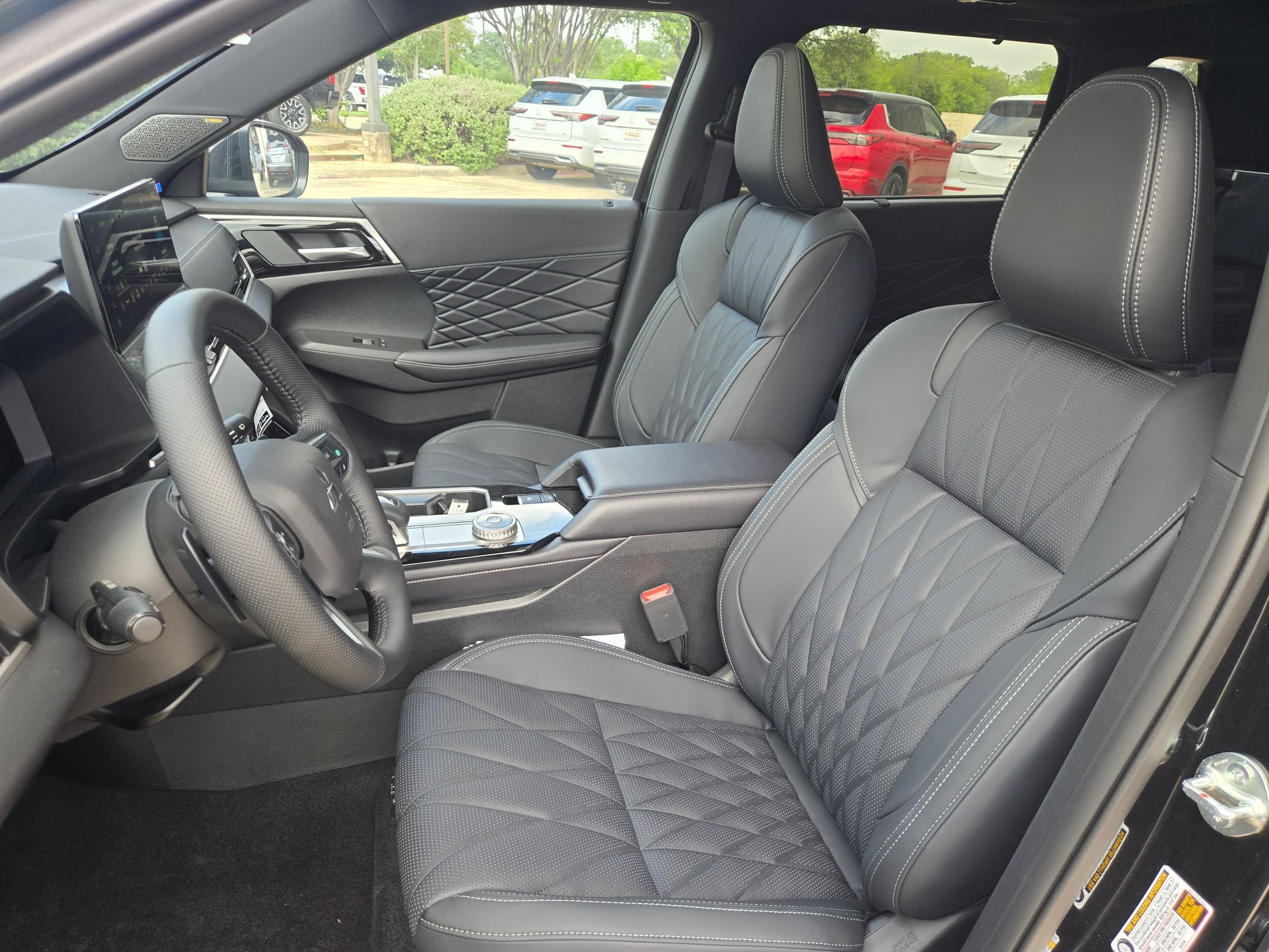 New 2026 Mitsubishi Outlander SEL Black Edition FWD image 10