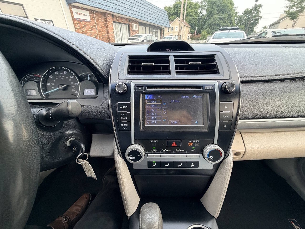 Used 2012 Toyota Camry LE FWD image 4