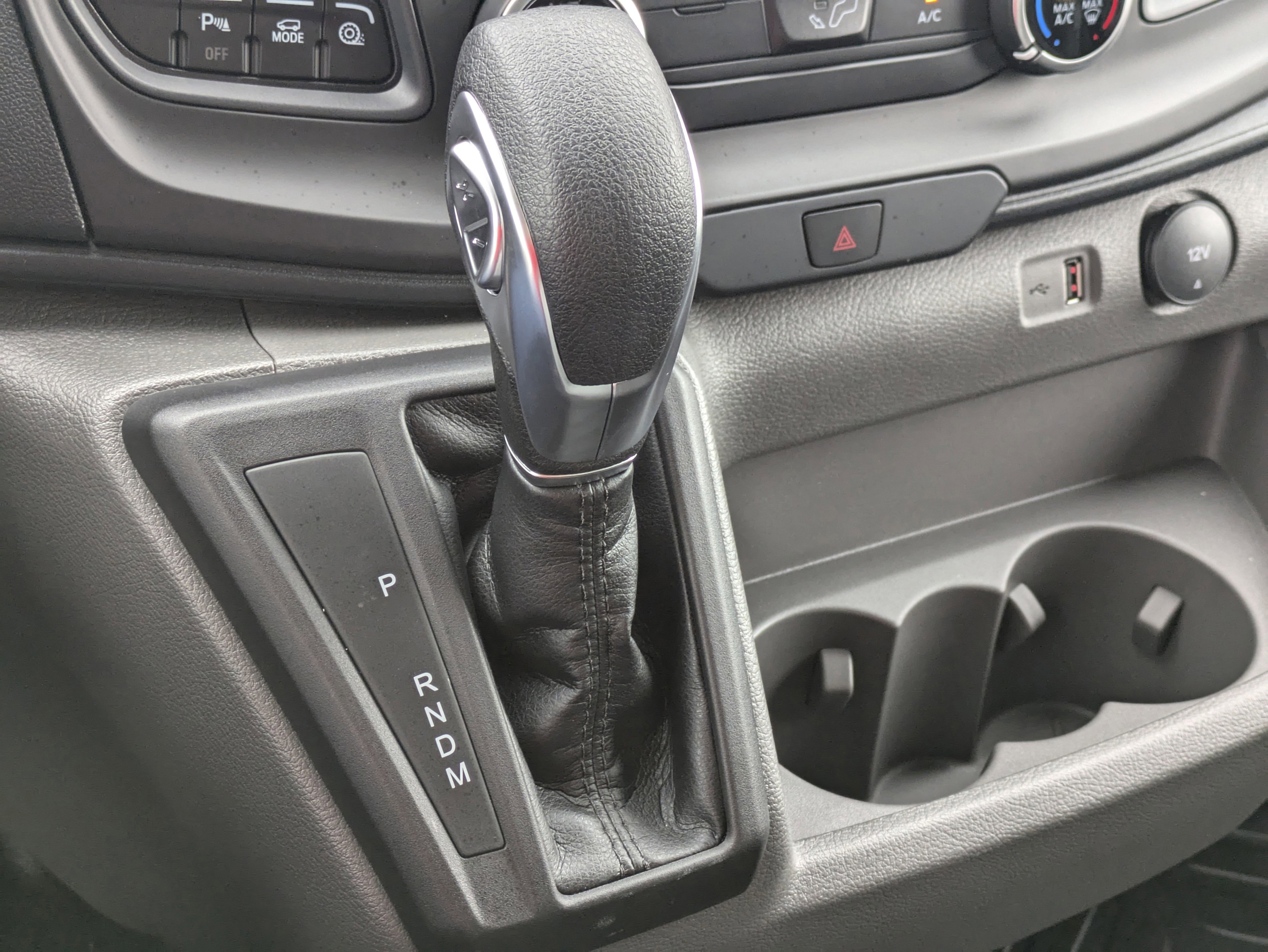 New 2025 Ford Transit 150 Low Roof RWD image 31