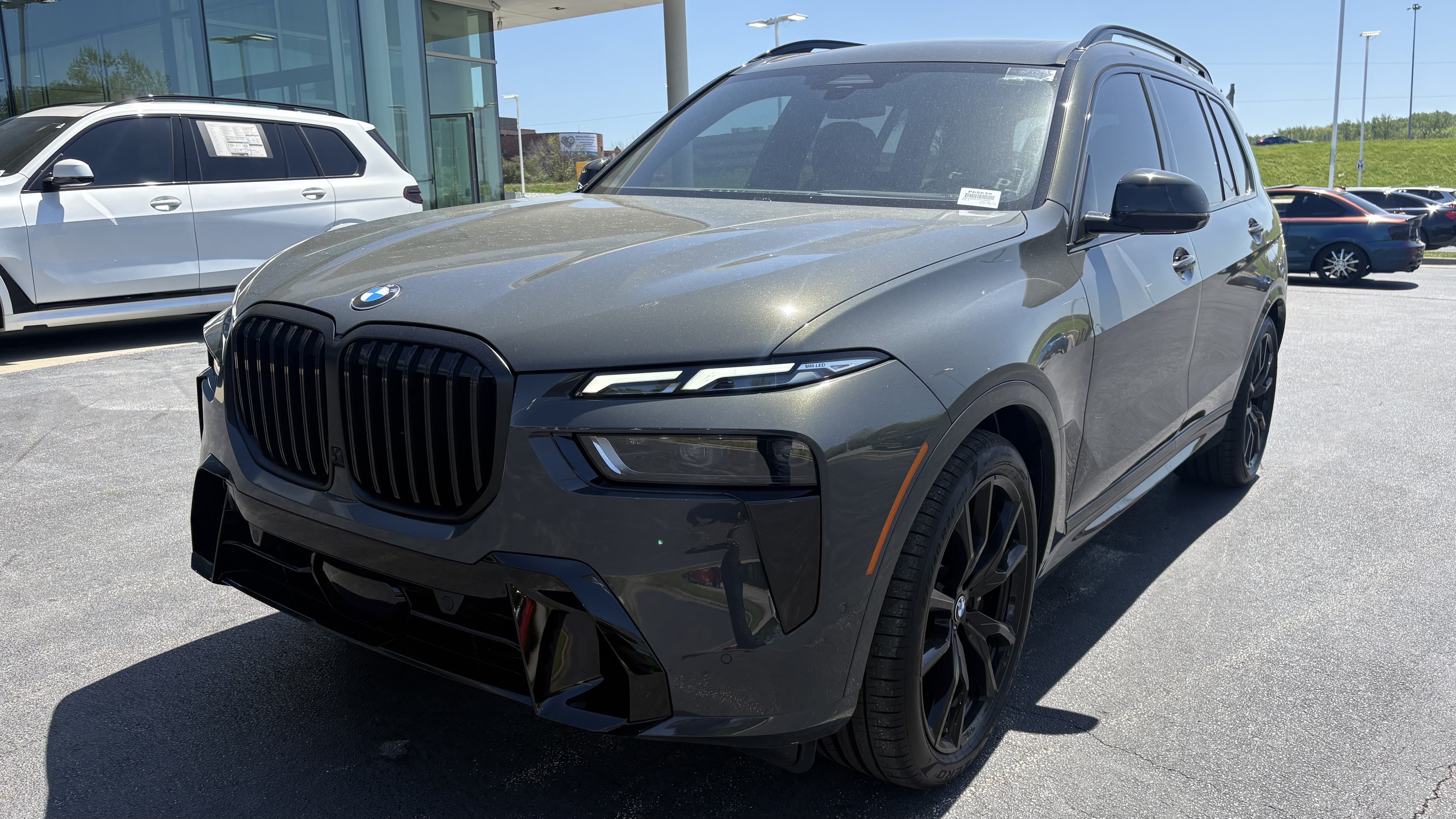 Used 2026 BMW X7 xDrive40i w/ M Sport Package AWD/4WD image 5