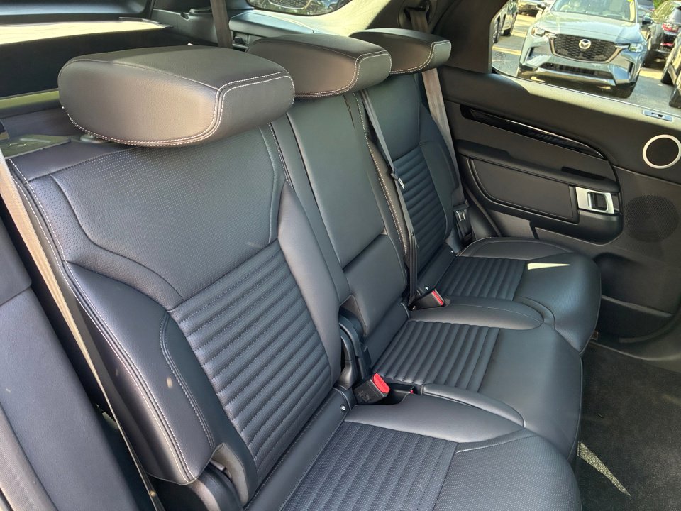 Used 2025 Land Rover Discovery S AWD/4WD image 29