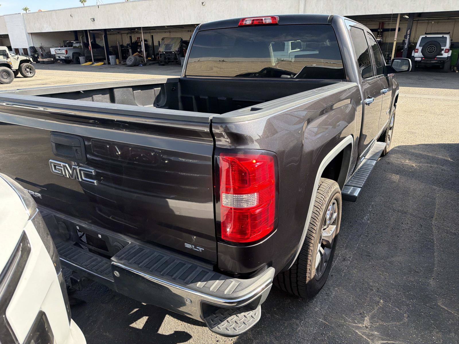 Used 2014 GMC Sierra 1500 SLT w/ SLT Crew Cab Value Package RWD image 4