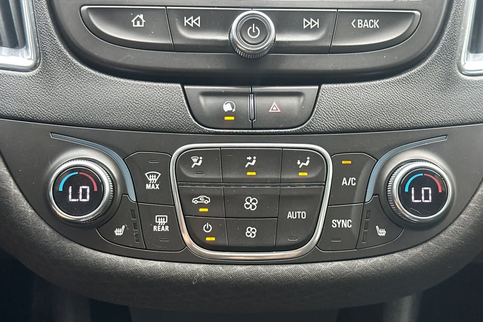 Used 2020 Chevrolet Malibu LT FWD image 21