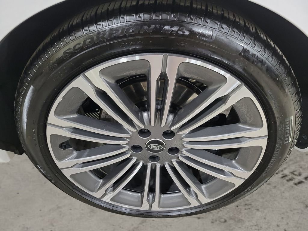 Used 2025 Land Rover Range Rover Sport Dynamic SE image 10