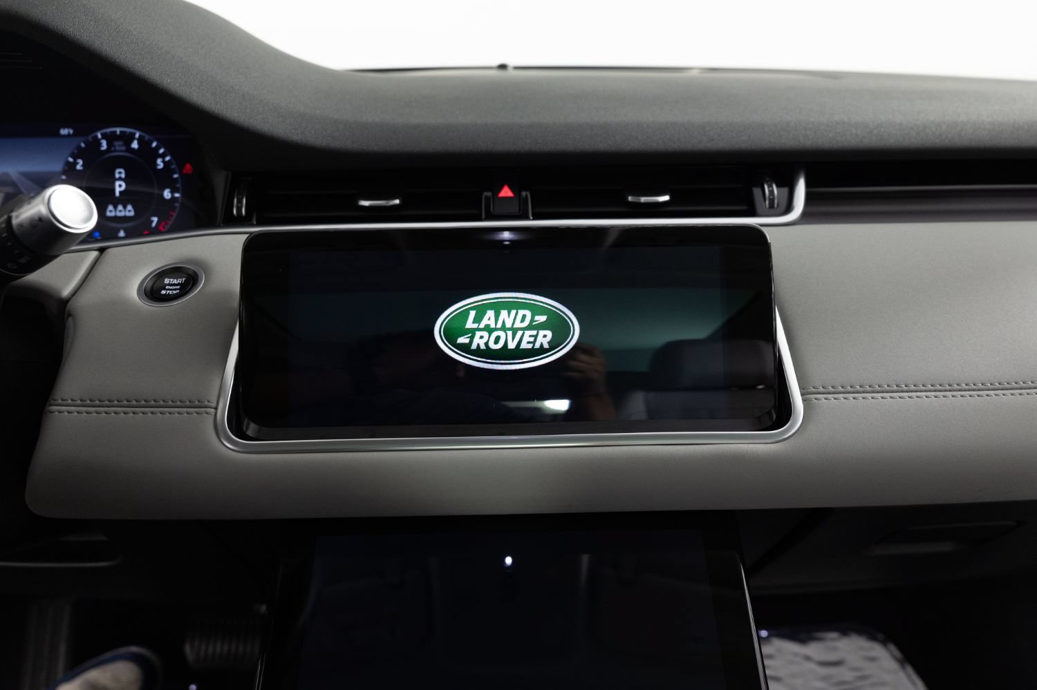 Used 2020 Land Rover Range Rover Evoque SE AWD/4WD image 35