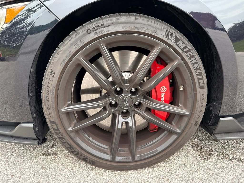 Used 2021 Ford Mustang Shelby GT500 w/ Technology Package RWD image 11