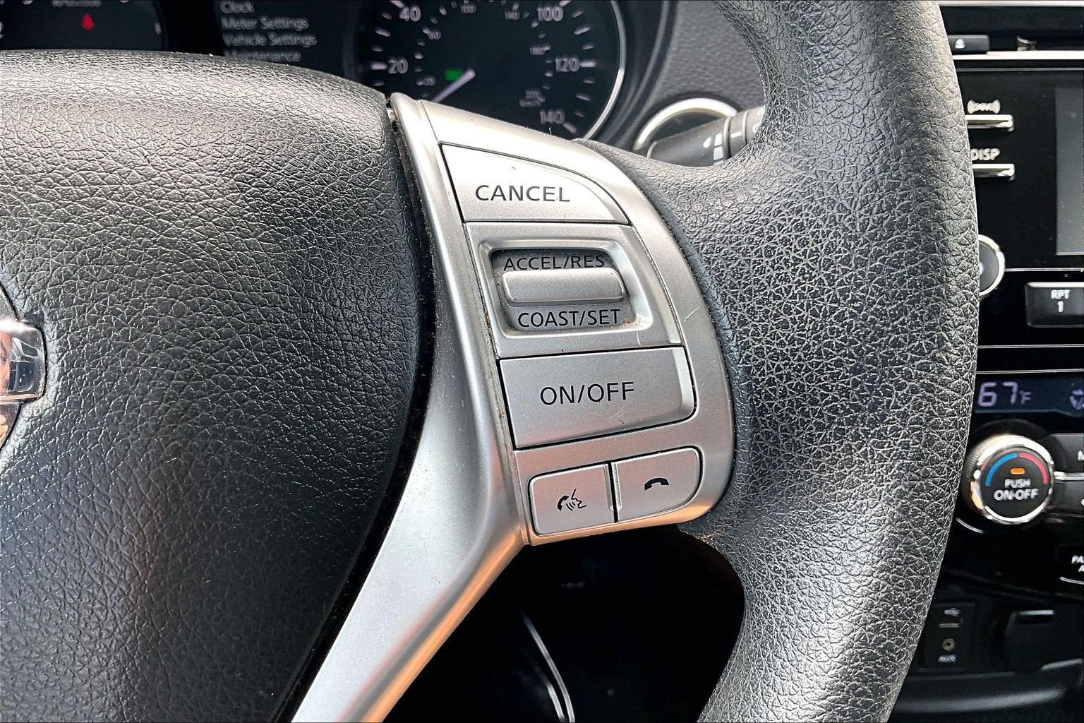 Used 2015 Nissan Rogue SV AWD/4WD image 18
