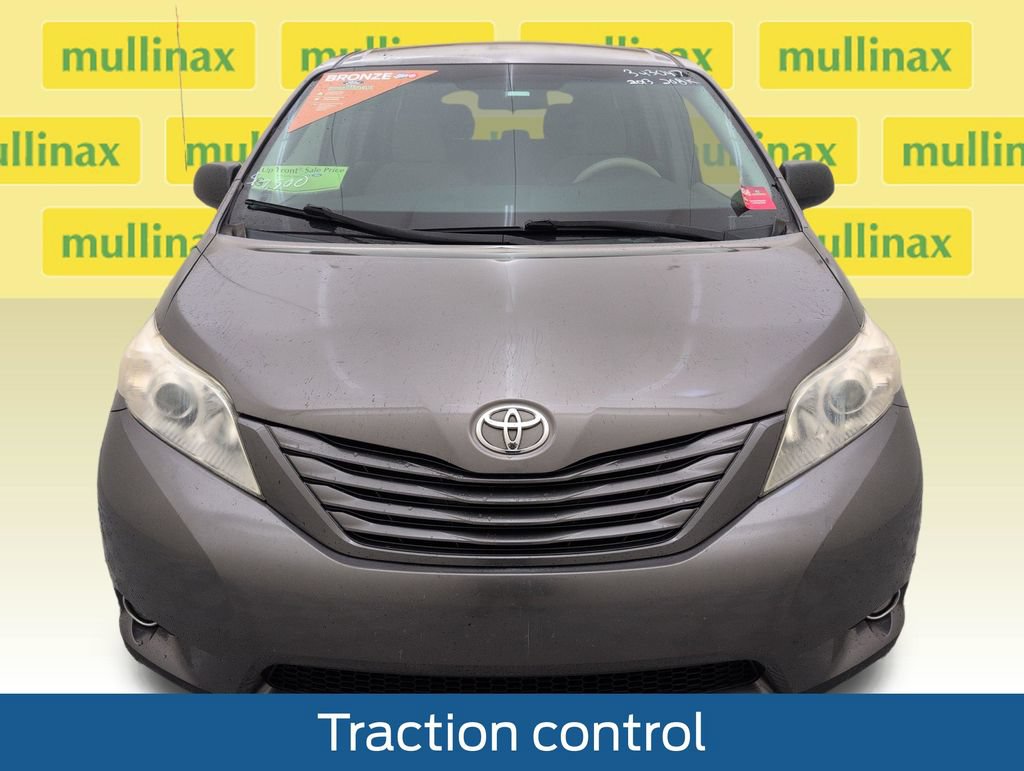 Used 2013 Toyota Sienna L FWD image 13