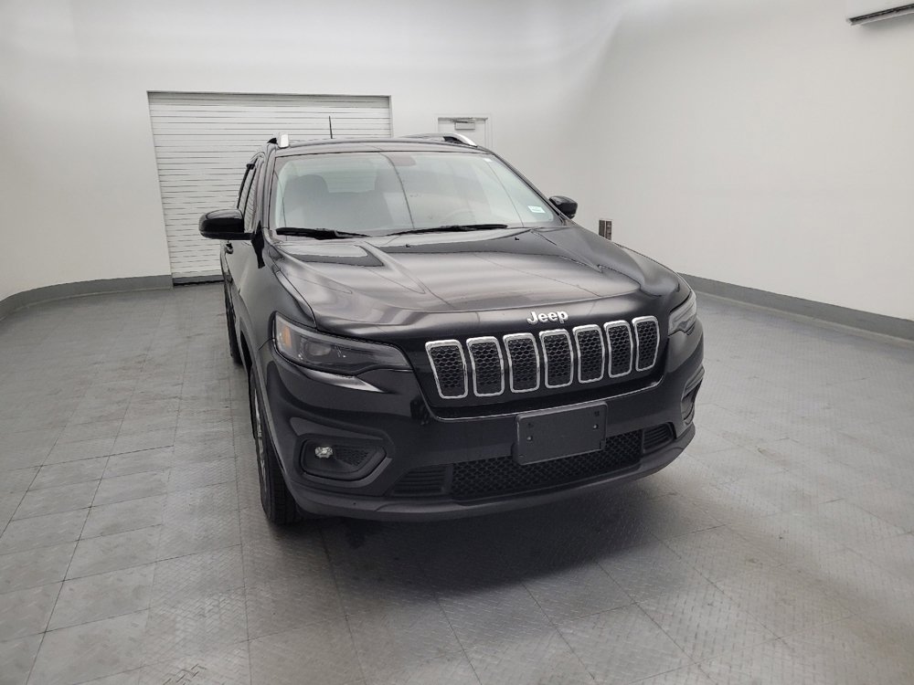 Used 2019 Jeep Cherokee Latitude Plus w/ Cold Weather Group AWD/4WD image 14
