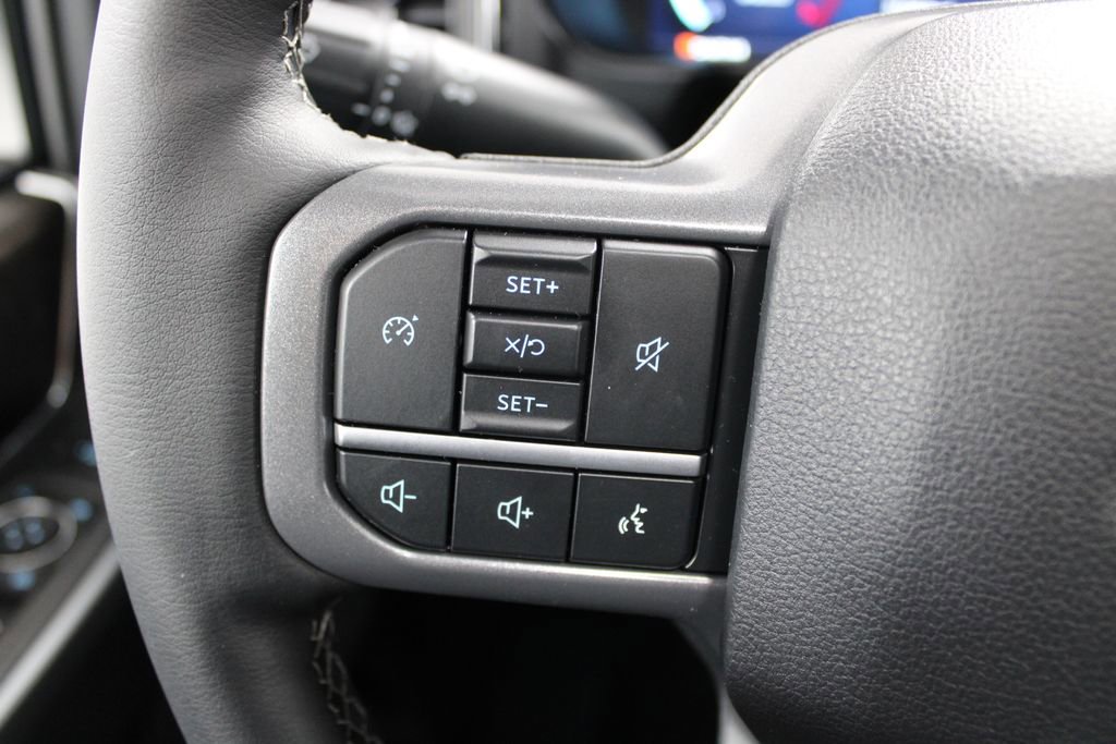 New 2026 Ford F250 Lariat w/ Black Appearance Package image 38