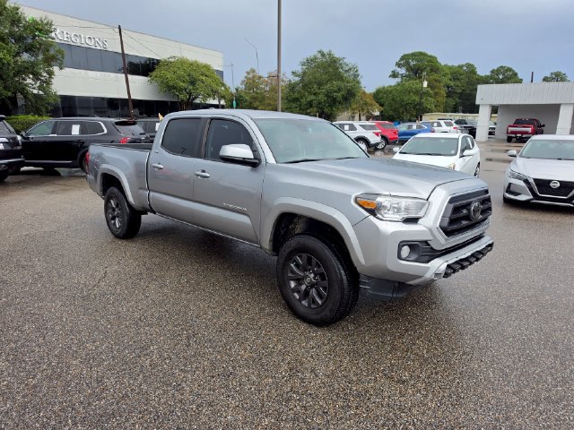 Used 2023 Toyota Tacoma SR5 AWD/4WD image 2