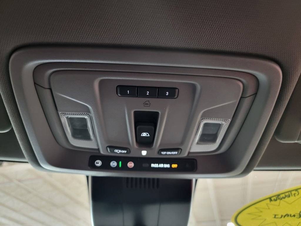 Used 2024 GMC Sierra 3500 Denali w/ Technology Package image 28