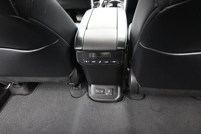 Used 2023 Toyota Highlander Limited FWD image 27
