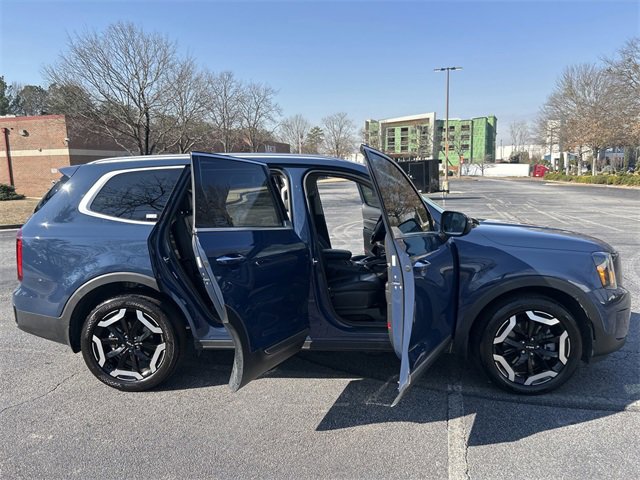 Certified 2024 Kia Telluride S w/ S Sunroof Package image 24