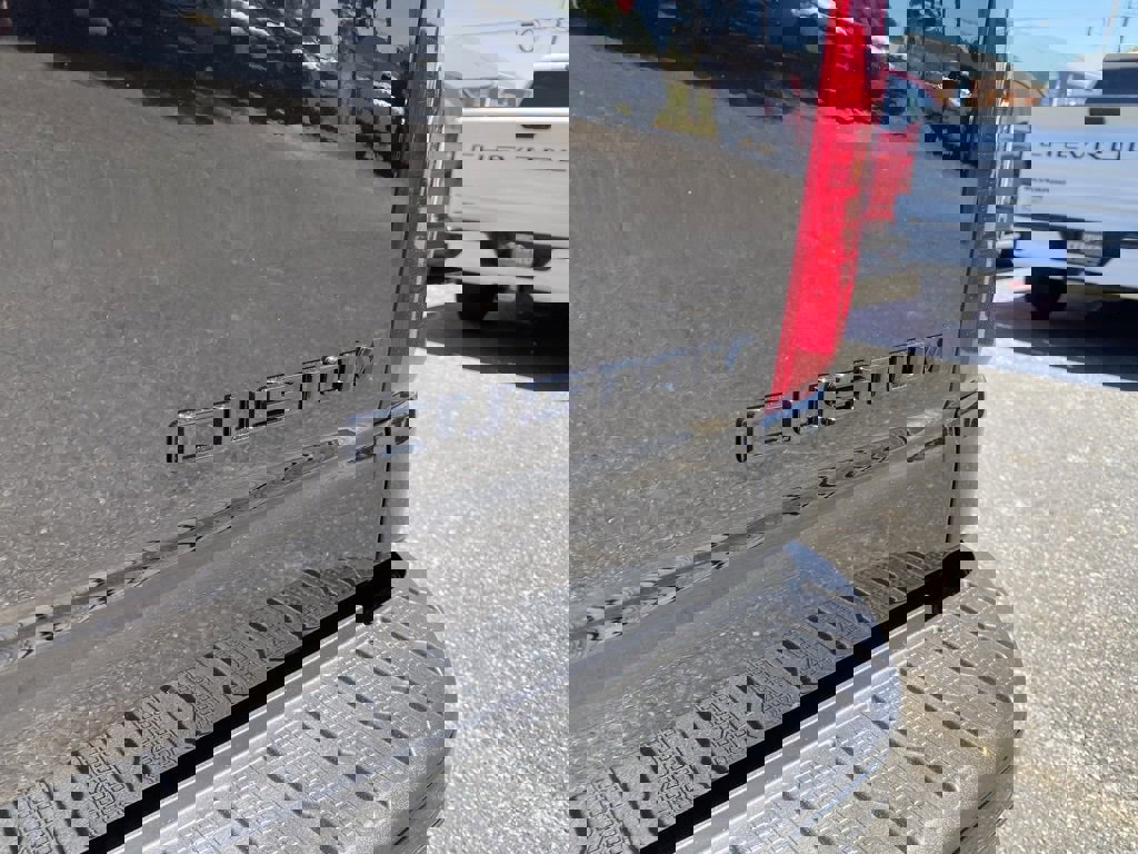 New 2025 Chevrolet Silverado 2500 Custom w/ Custom Value Package image 31