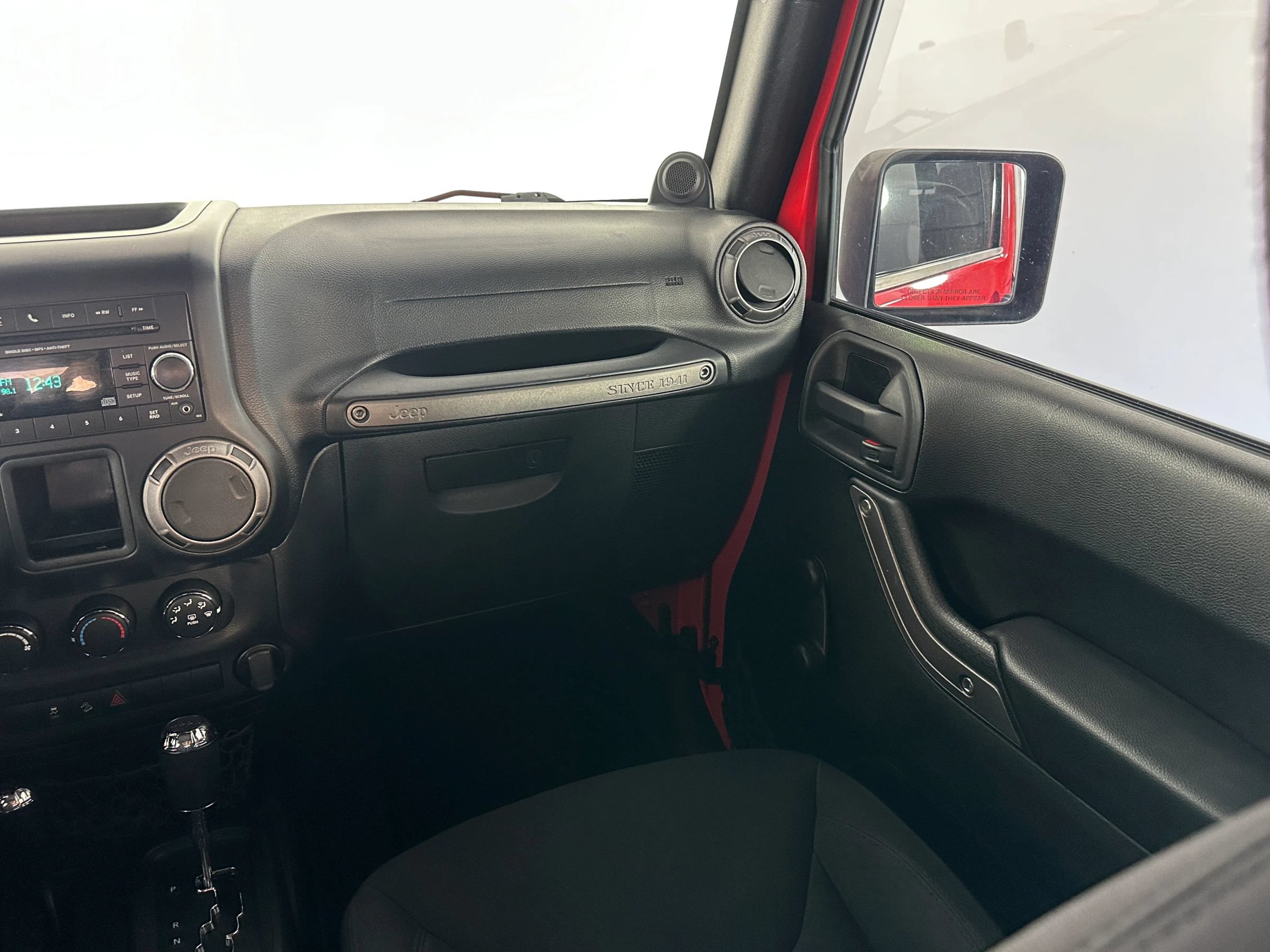 Used 2013 Jeep Wrangler Sport w/ Connectivity Group AWD/4WD image 21